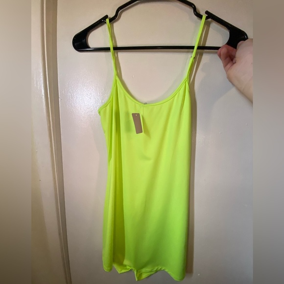 Tops - Picture 3 of 11